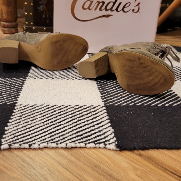 Candies Olive colored, size 7, Shoe Boot - Picture 5 of 6